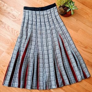 🔵⚪🔴Zara pleated a-line skirt